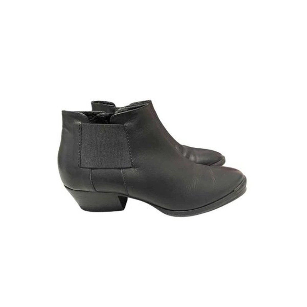 Vero‎ Cuoio Italian Leather Low Heeled Booties Black Side Zip Size 6.5